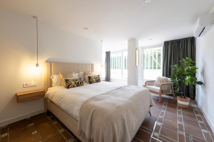 B&B Arena Sevilla | Boutique con Piscina y Jardín
