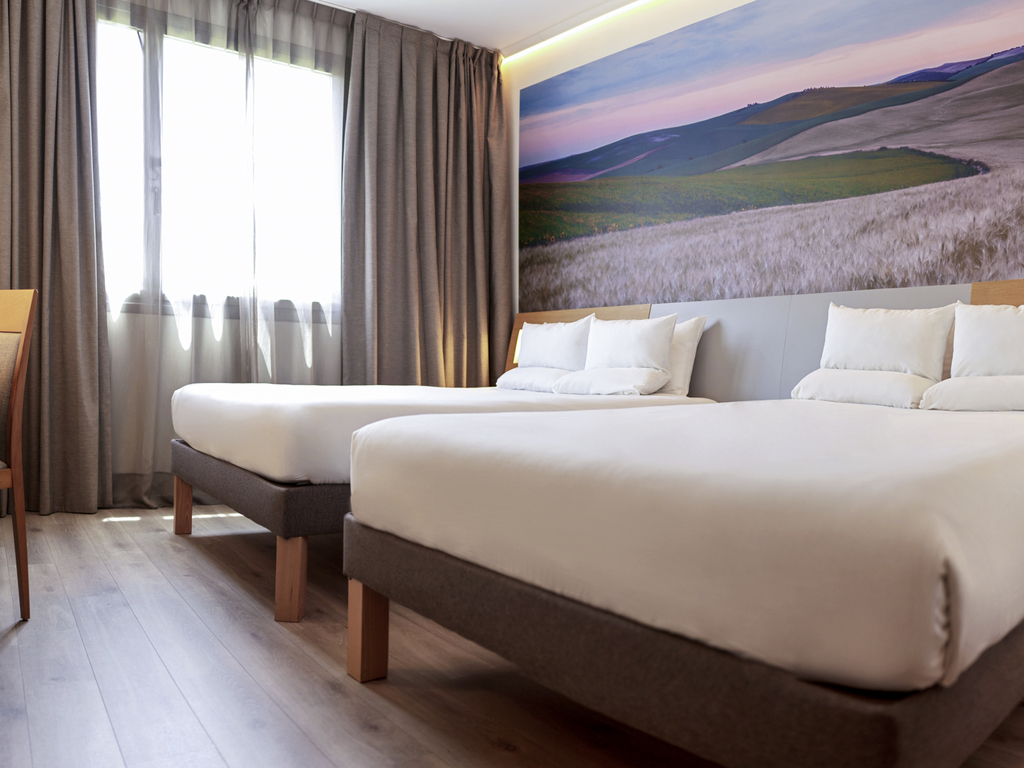 Novotel Sevilla | Hotel con Gimnasio y Piscina